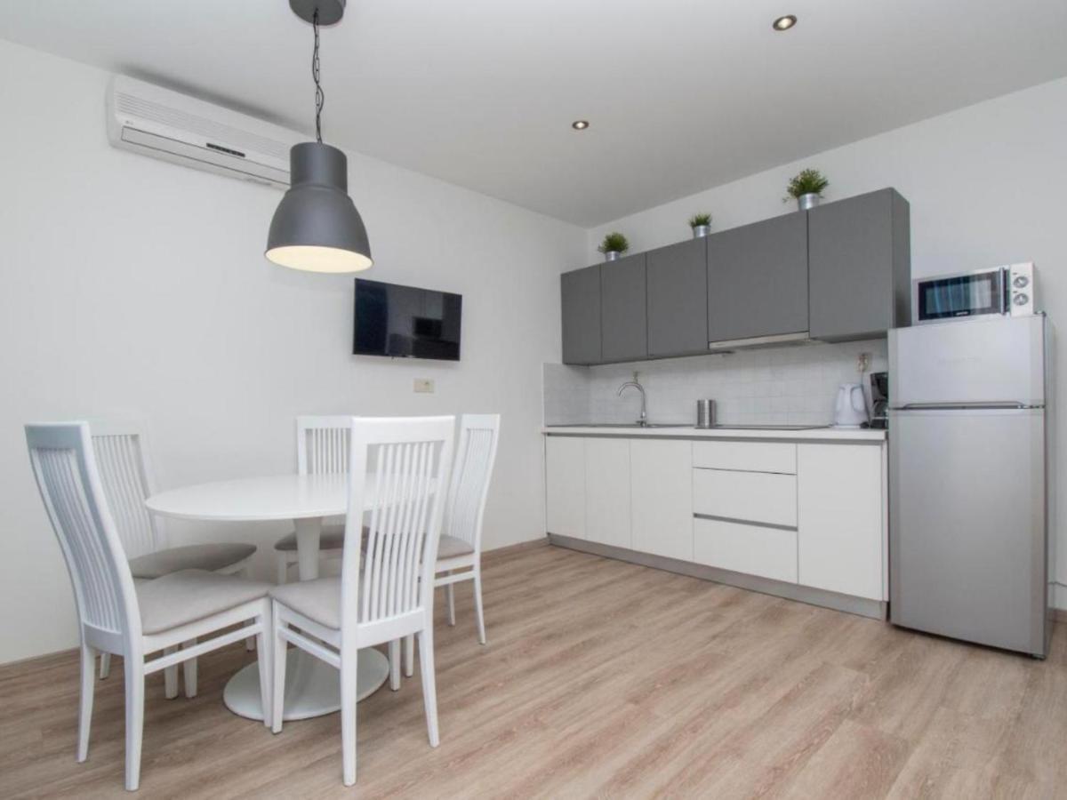 Apartments Antonio Tučepi Esterno foto